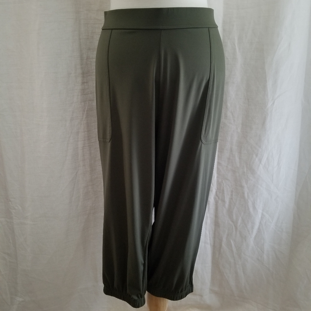 Lisa Rinna Army Green Banded Bottom Cropped Pants